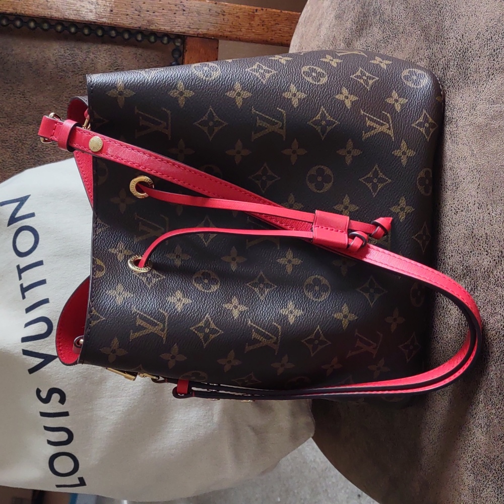 AUTHENTIC LV NEONOE COQUELICOT DRAWSTRING BAG - Picture 17 of 17